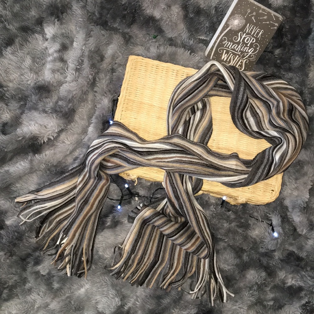 Appleseed’s scarf